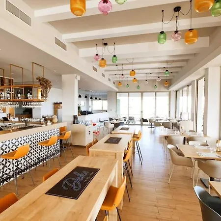 Апартаменты Thalassa Sea View